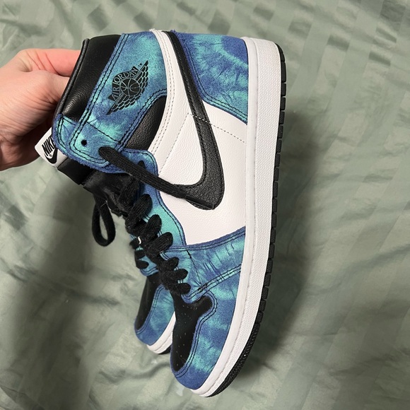 Nike Blue and Black High-Top Sneakers - Picture 1 of 6